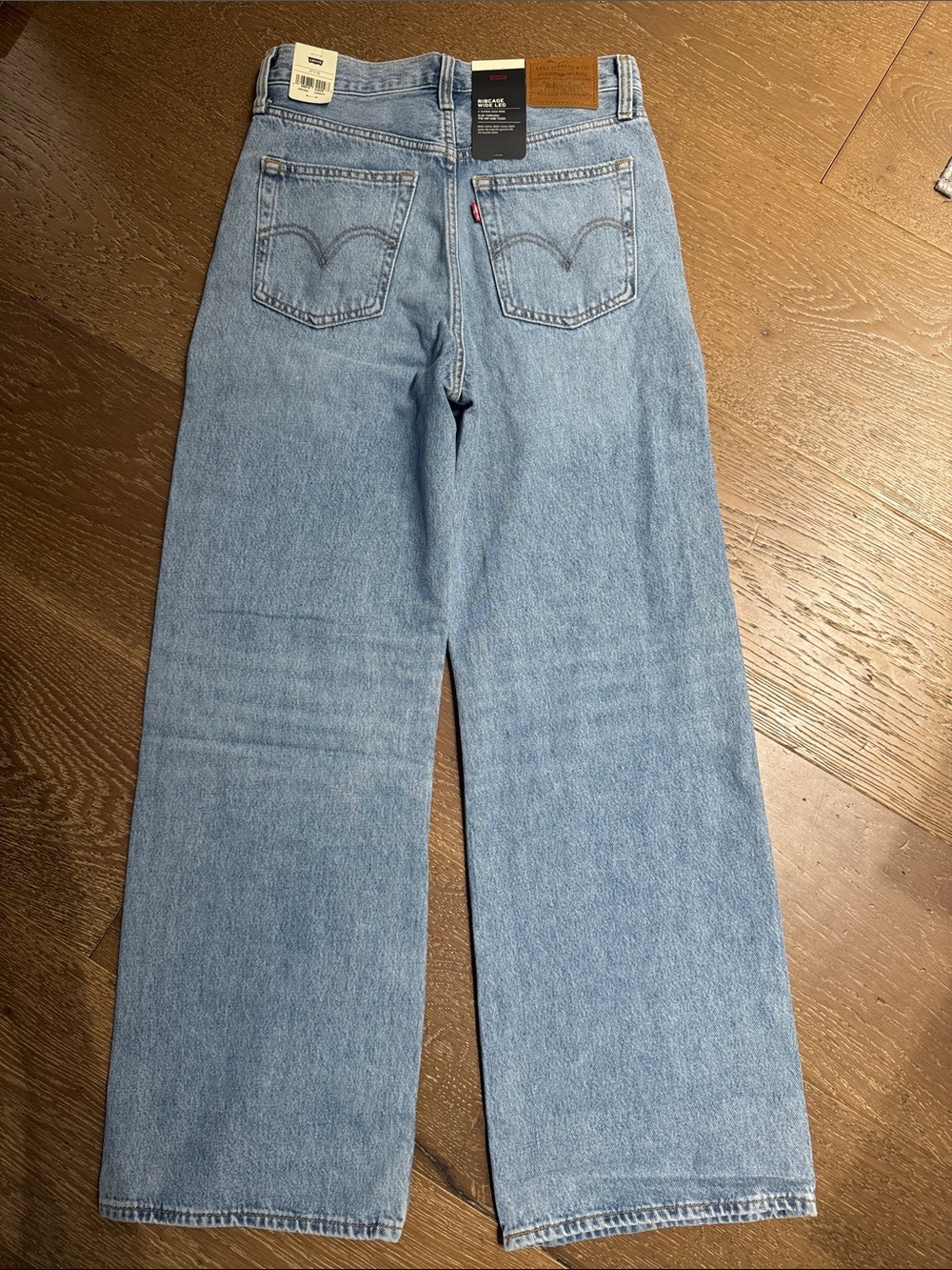 Levi’s Premium Ribcage Wide Leg Jeans NWT 27x32 - Picture 5 of 8